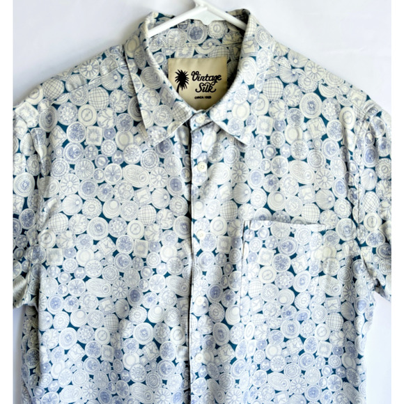 Vintage Silk circa 1969 Men's Button Up Short Sleeve Casual Shirt - Picture 2 of 5